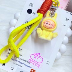 Dây đeo ngắn móc tay LABUBU chất dù giữ điện thoại màu phối trơn ( DÂY NGẮN) - kèm móc hoạt hình