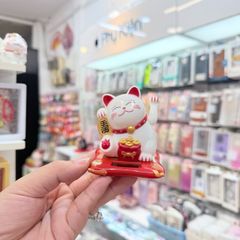 Mèo Thần Tài Cầm Liểng Ngồi Dưới Túi Vàng - Năng Lượng - Tết 2026