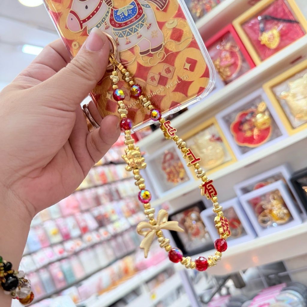 Dây Đeo Điện Thoại Ngắn Charm Đá Tài Lộc Tết 2026