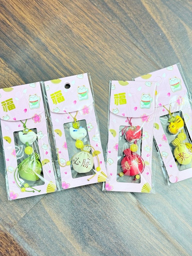 Móc Treo Điện Thoại Mèo Thần Tài Mèo Lớn Mèo Nhỏ – Phụ Kiện Trang Trí Nhiều Màu- Mèo Cong Kèm Túi Tiền