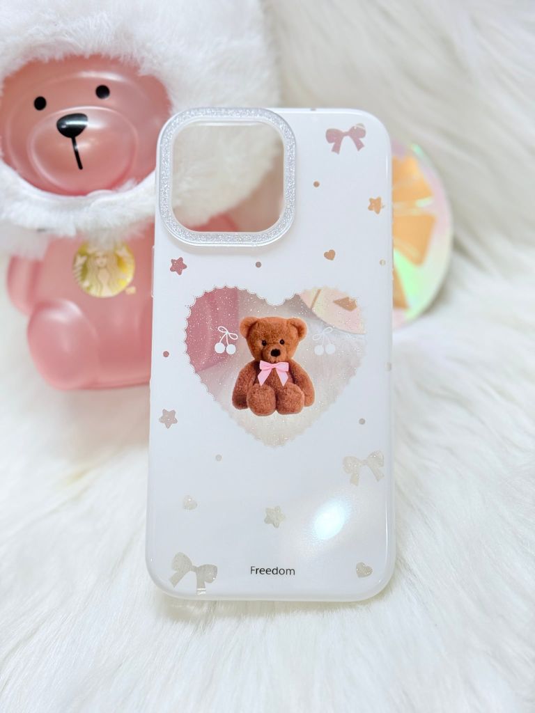 Case Ốp điện thoại iPhone Trắng Gấu Nâu Nơ Sao Cherry Freedom Có Nút Control Viền Camera Bling Bling iPhone 13/14/15/16/17Pro/Promax
