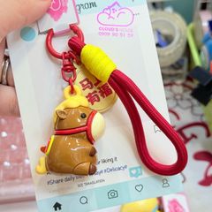 Móc Khóa Ngựa Nhựa Bóng Dây Đỏ Tết 2026