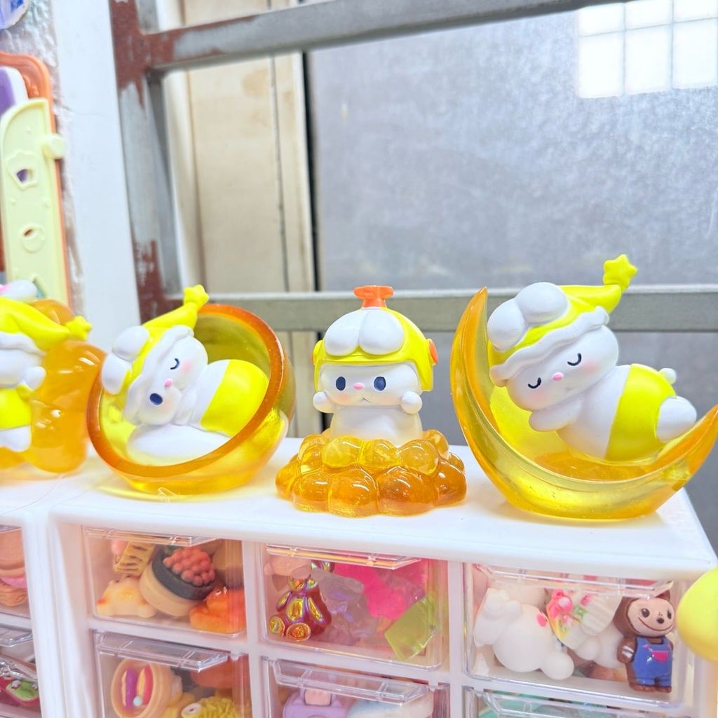 Bộ Tượng Mô Hình Thỏ lili Cute trang trí bàn làm việc để xe oto vô tri dễ thương