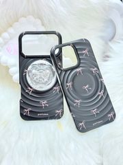 Case Ốp điện thoại iPhone Prettybow Nơ Hồng Nền Đen Pastel Magsafe iPhone 17/16/15/14/13/12/Pro/Promax