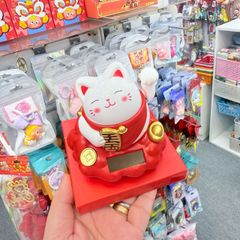 Mèo Thần Tài To Tròn Quay Mang Yếm - Năng Lượng - Tết 2026