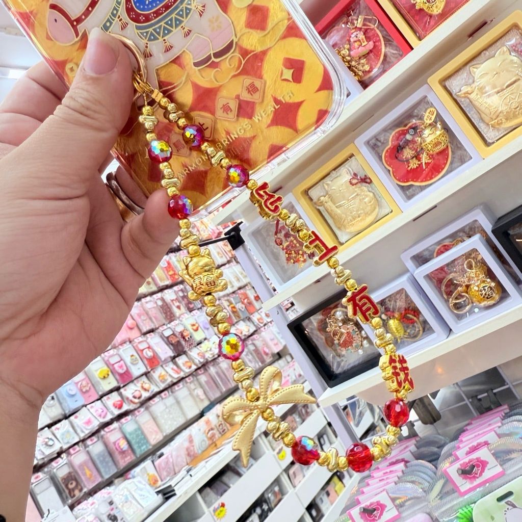 Dây Đeo Điện Thoại Ngắn Charm Đá Tài Lộc Tết 2026