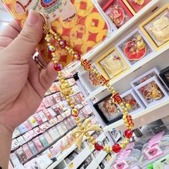 Dây Đeo Điện Thoại Ngắn Charm Đá Tài Lộc Tết 2026