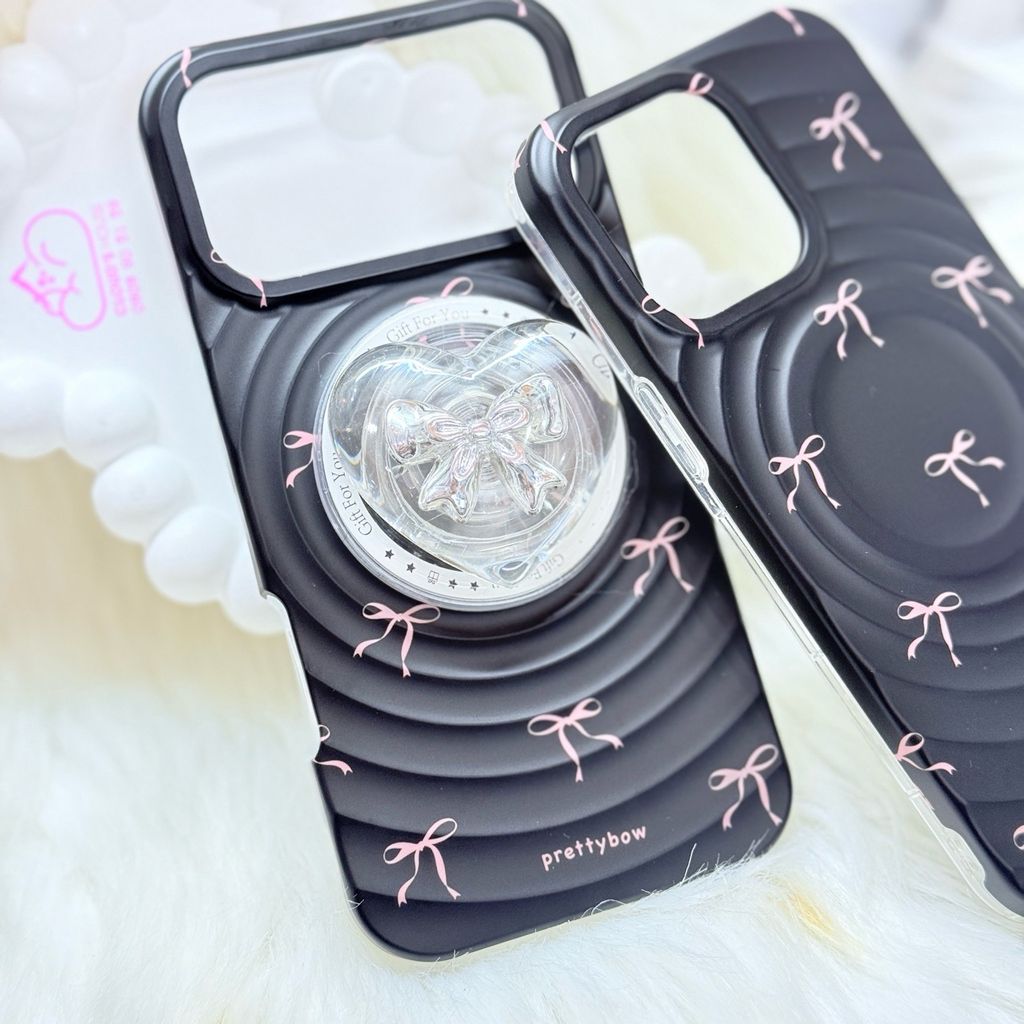 Case Ốp điện thoại iPhone Prettybow Nơ Hồng Nền Đen Pastel Magsafe iPhone 17/16/15/14/13/12/Pro/Promax