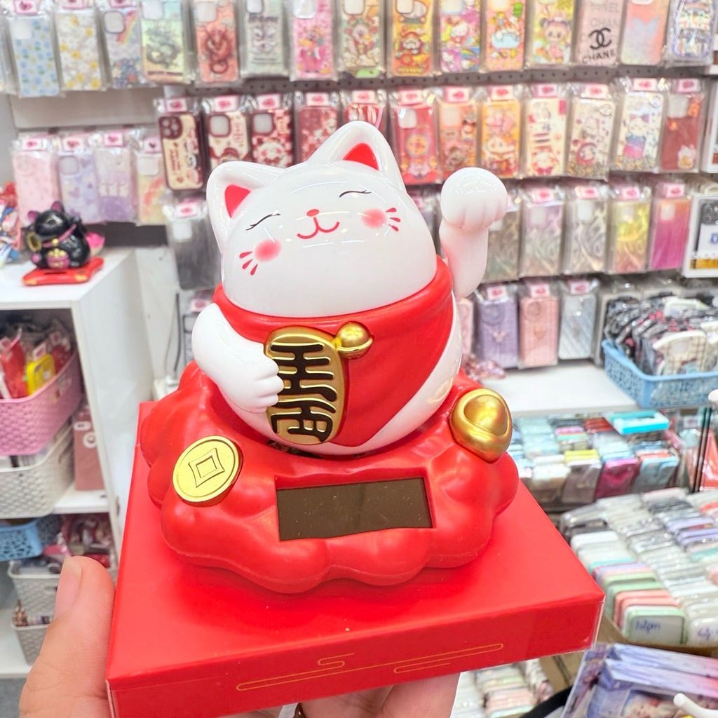 Mèo Thần Tài To Tròn Quay Mang Yếm - Năng Lượng - Tết 2026