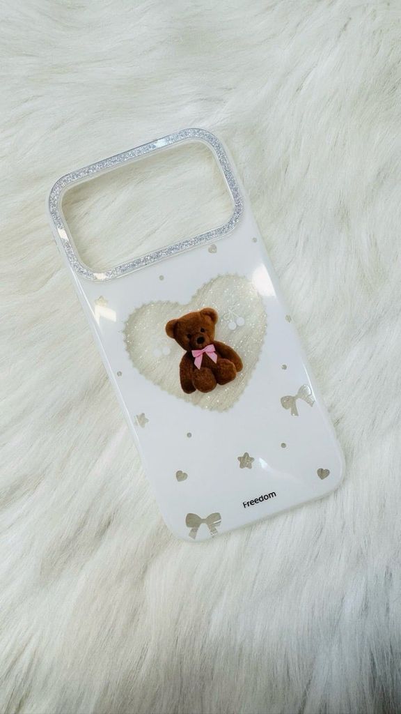 Case Ốp điện thoại iPhone Trắng Gấu Nâu Nơ Sao Cherry Freedom Có Nút Control Viền Camera Bling Bling iPhone 13/14/15/16/17Pro/Promax