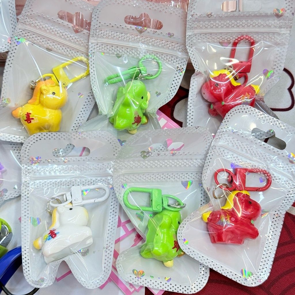 Móc Treo Ngựa Nhiều Màu Sắc Mini 2026 ( nhựa)