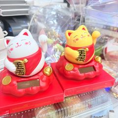 Mèo Thần Tài To Tròn Quay Mang Yếm - Năng Lượng - Tết 2026