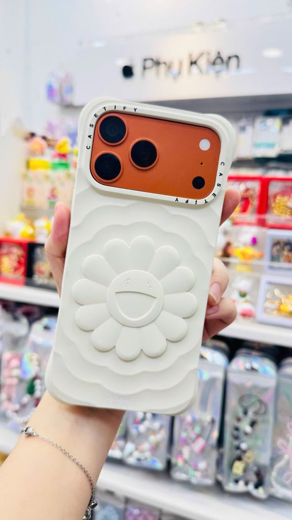 Case Ốp Điện thoại iPhone TAKASHI MURAKAMI x CASETiFY FLOWERS BLOOM Màu Kem Basic iPhone 17/16/15Pro/Promax