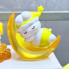 Bộ Tượng Mô Hình Thỏ lili Cute trang trí bàn làm việc để xe oto vô tri dễ thương