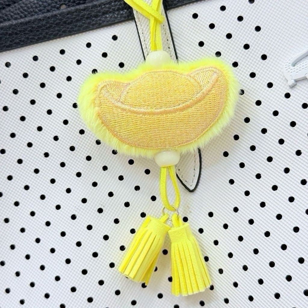 Móc Treo/ Móc Khóa Cục Vàng Lông Tua Rua