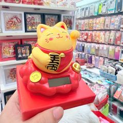 Mèo Thần Tài To Tròn Quay Mang Yếm - Năng Lượng - Tết 2026