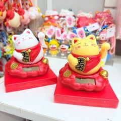 Mèo Thần Tài To Tròn Quay Mang Yếm - Năng Lượng - Tết 2026