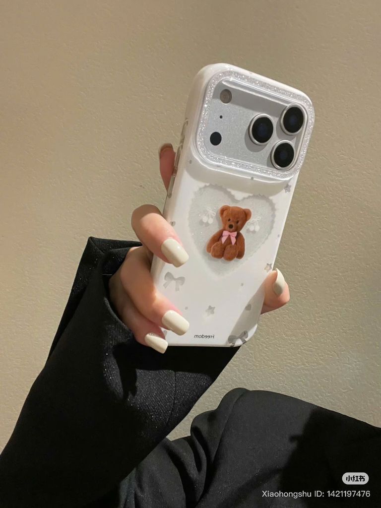 Case Ốp điện thoại iPhone Trắng Gấu Nâu Nơ Sao Cherry Freedom Có Nút Control Viền Camera Bling Bling iPhone 13/14/15/16/17Pro/Promax