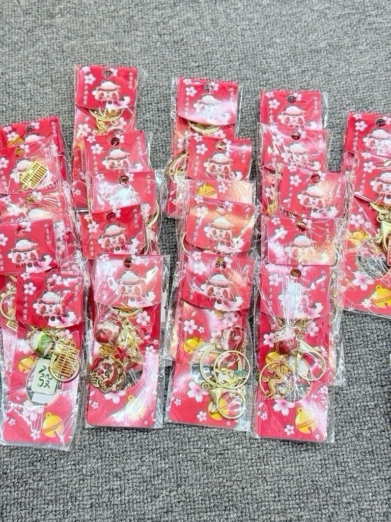 Móc Khóa Mèo Hoa Anh Đào Tết 2026