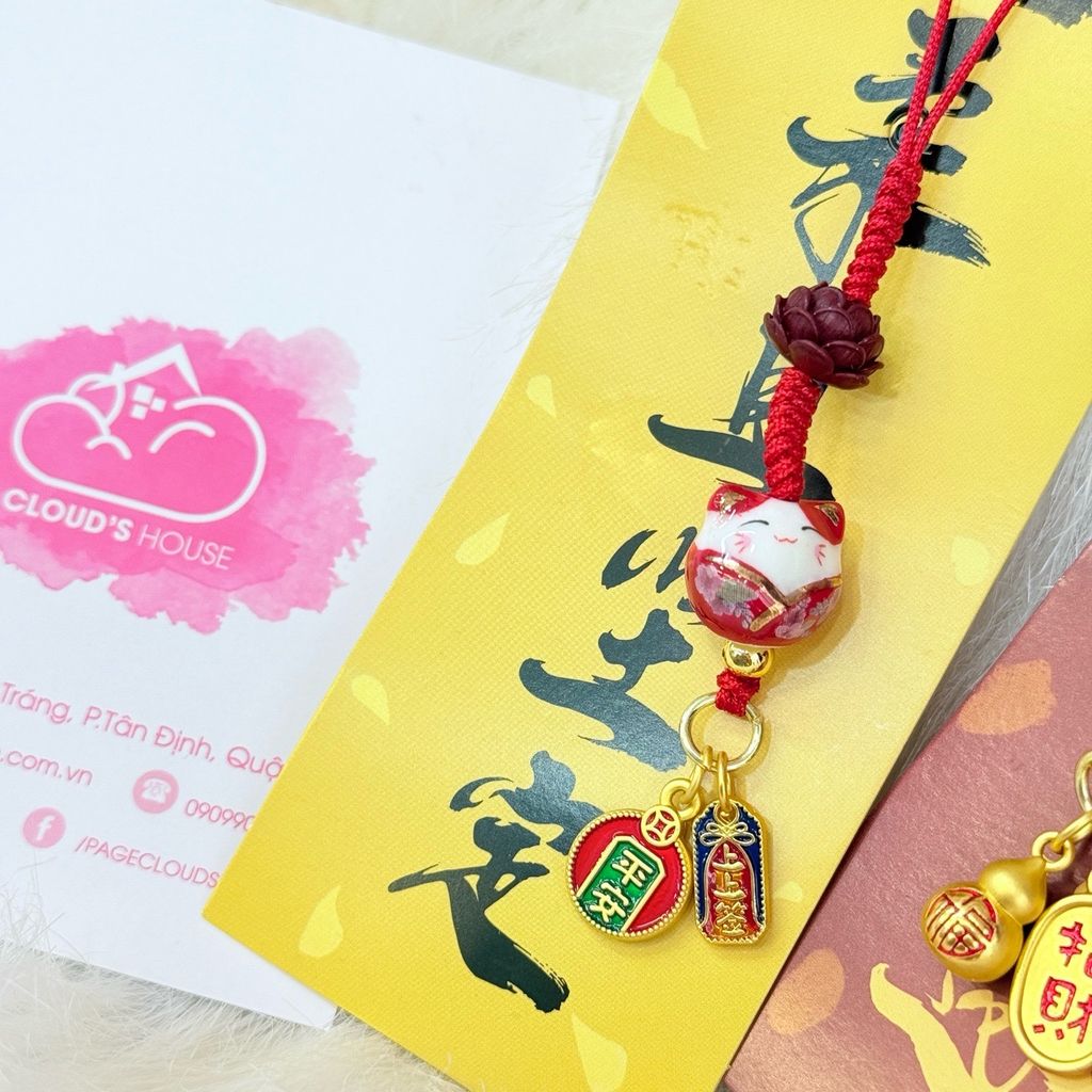 Móc Treo Điện Thoại Mèo Thần Tài Mèo Lớn Mèo Nhỏ – Phụ Kiện Trang Trí Nhiều Màu Kèm Hoa Sen & Charm