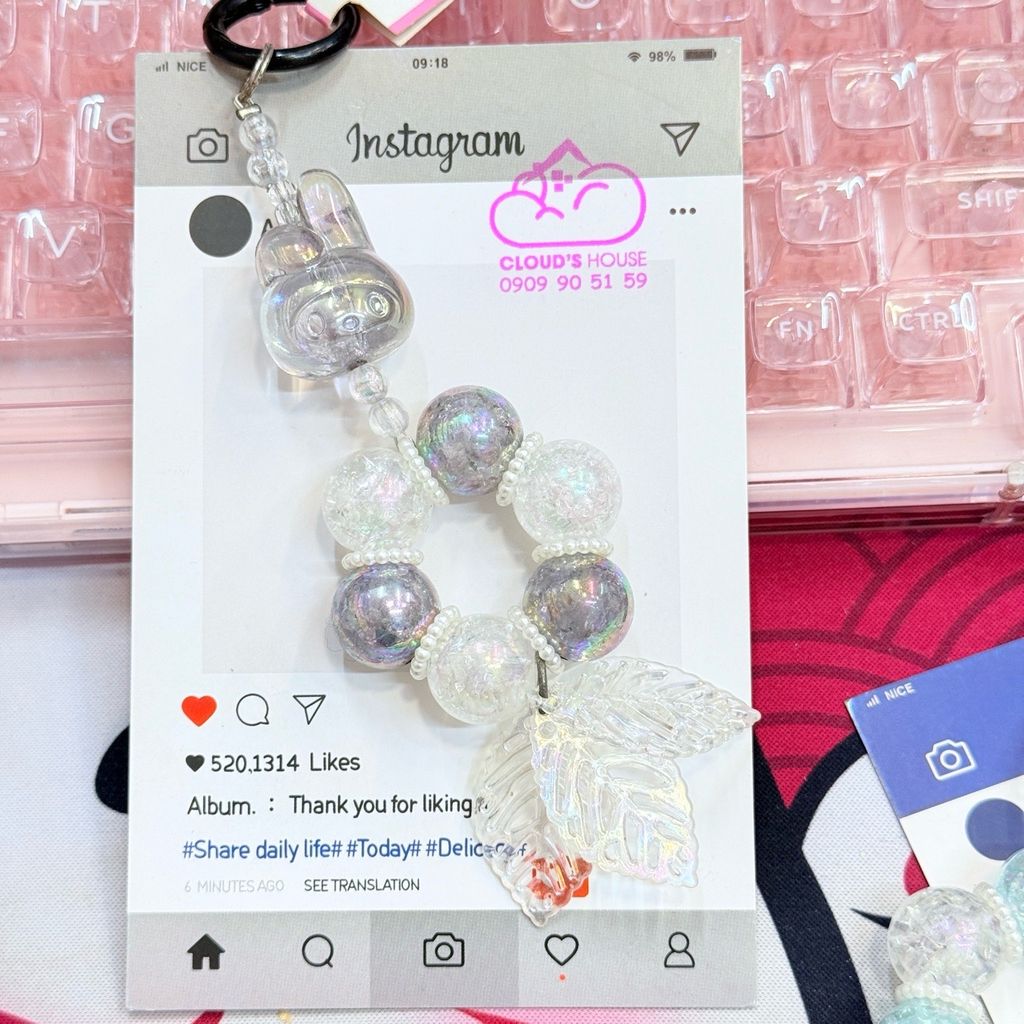 Dây đeo điện thoại vòng kèm lá và thỏ