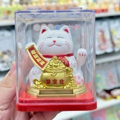 Mèo Thần Tài Nhựa Vẫy Tay Tài Lộc - Năng Lượng Mặt Trời- TẾT 2026 (Nhiều Mẫu)