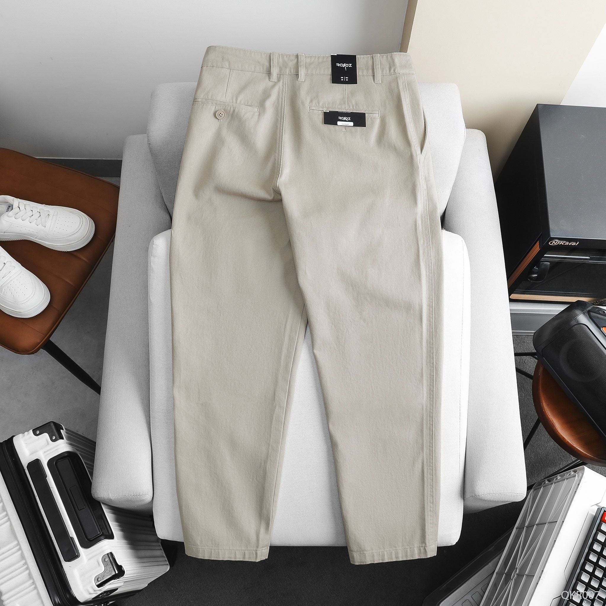  Quần kaki Straight Essential pants - 007 