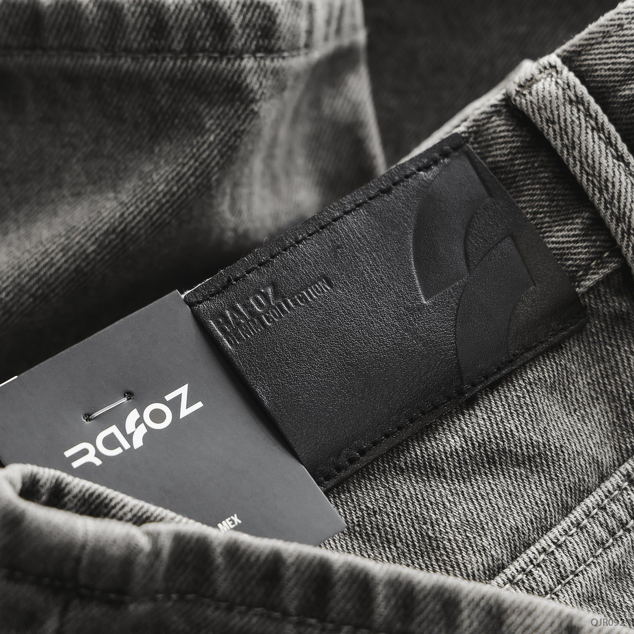  Quần jean relaxed grey wash - 092 
