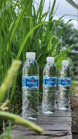  Chai nước 500ml (24 chai/thùng) - 500mlのペットボトル（1箱あたり24本） 