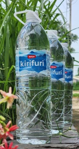  Chai nước 1500ml (12 chai/thùng) - 1500mlのペットボトル（1箱あたり12本） 