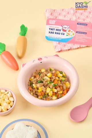  Thịt heo xào rau củ 