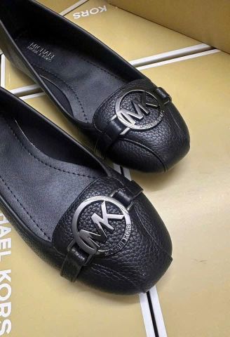  Giày MK đen 0829527 SẴN 