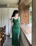  Đầm lụa URBAN OUTFITTER dáng dài 
