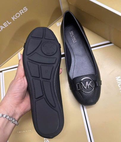  Giày MK đen 0829527 SẴN 