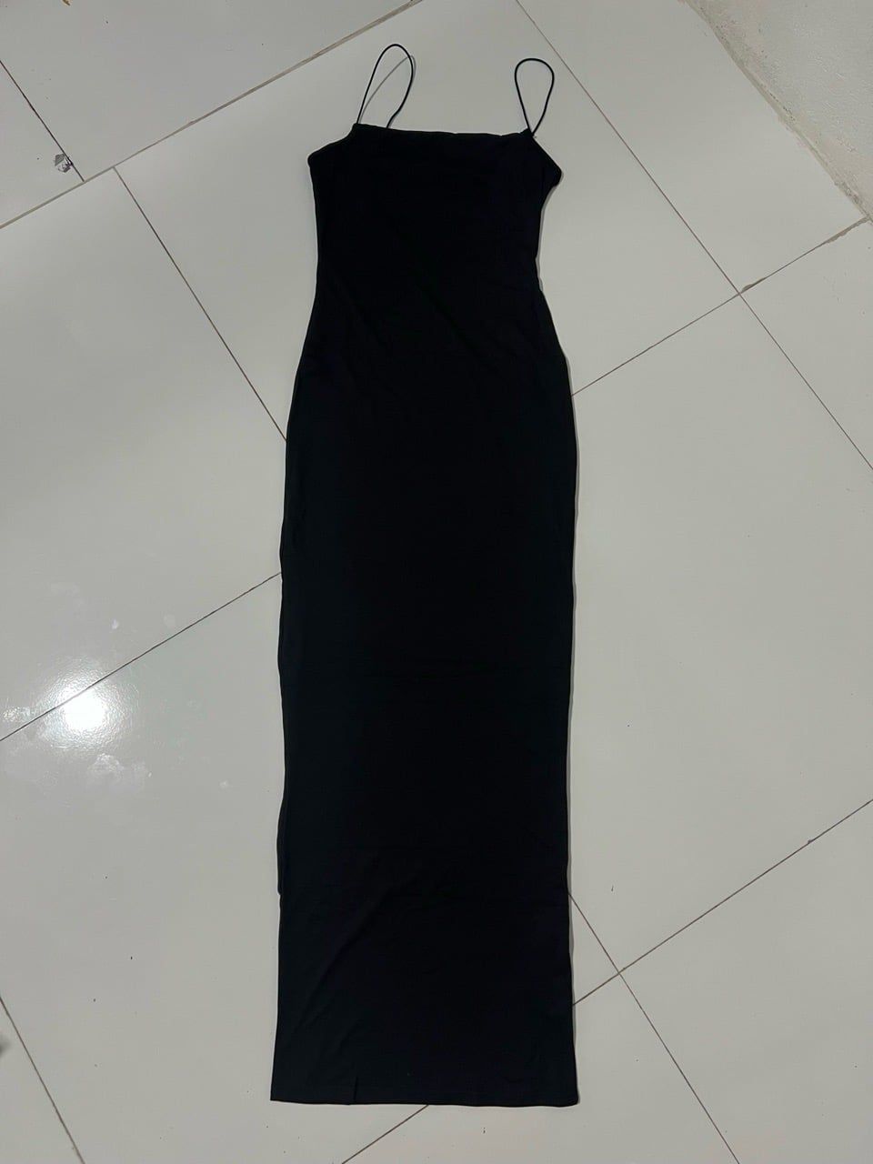  Đầm dây dáng dài màu đen 