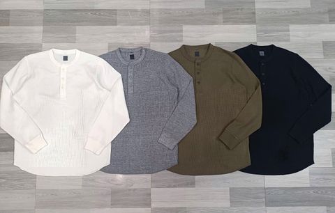  Áo UNIQLO cổ trụ 071799 