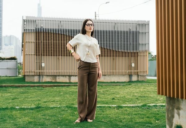 Quần ống suông nâu