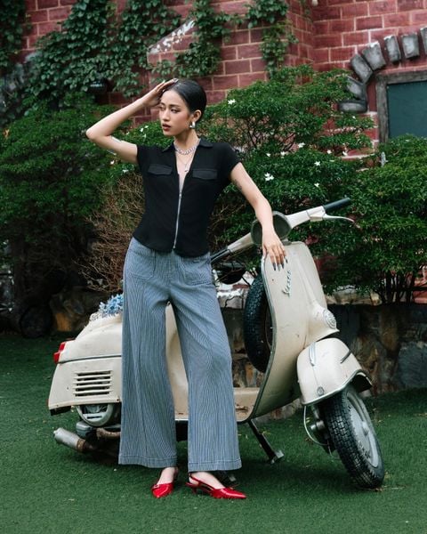 quần ống suông sọc xanh