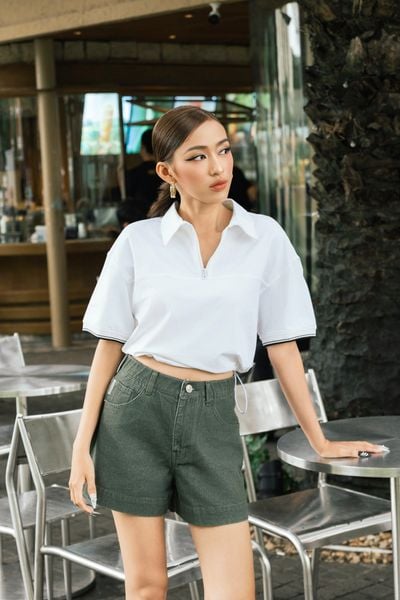 Áo thun kiểu tay ngắn màu trắng