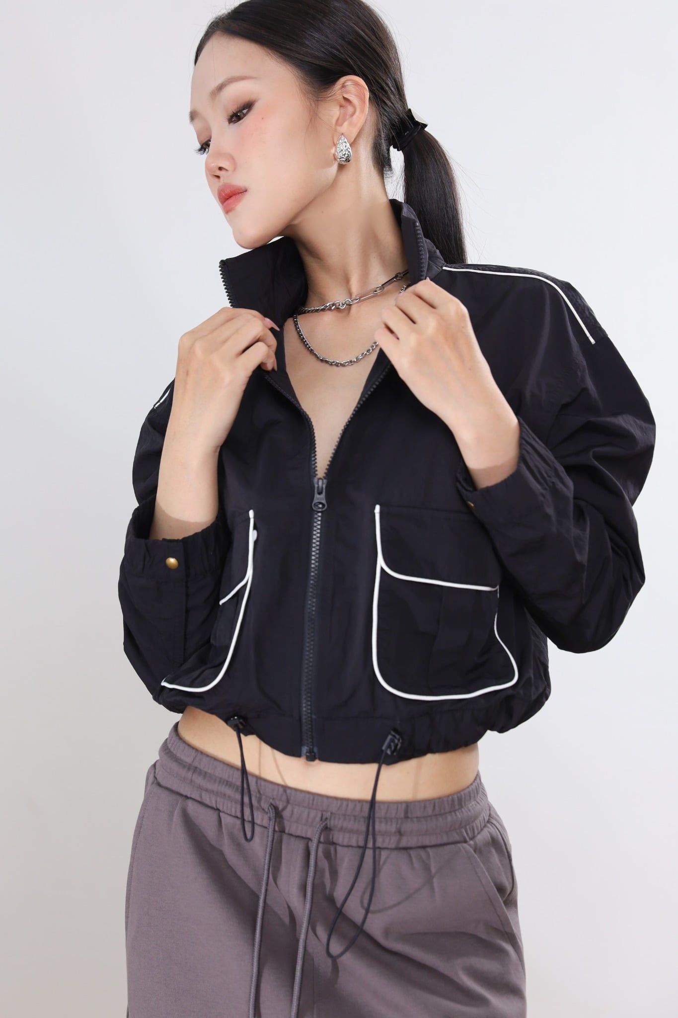 Khoác Dù Croptop Phối Túi 10710757