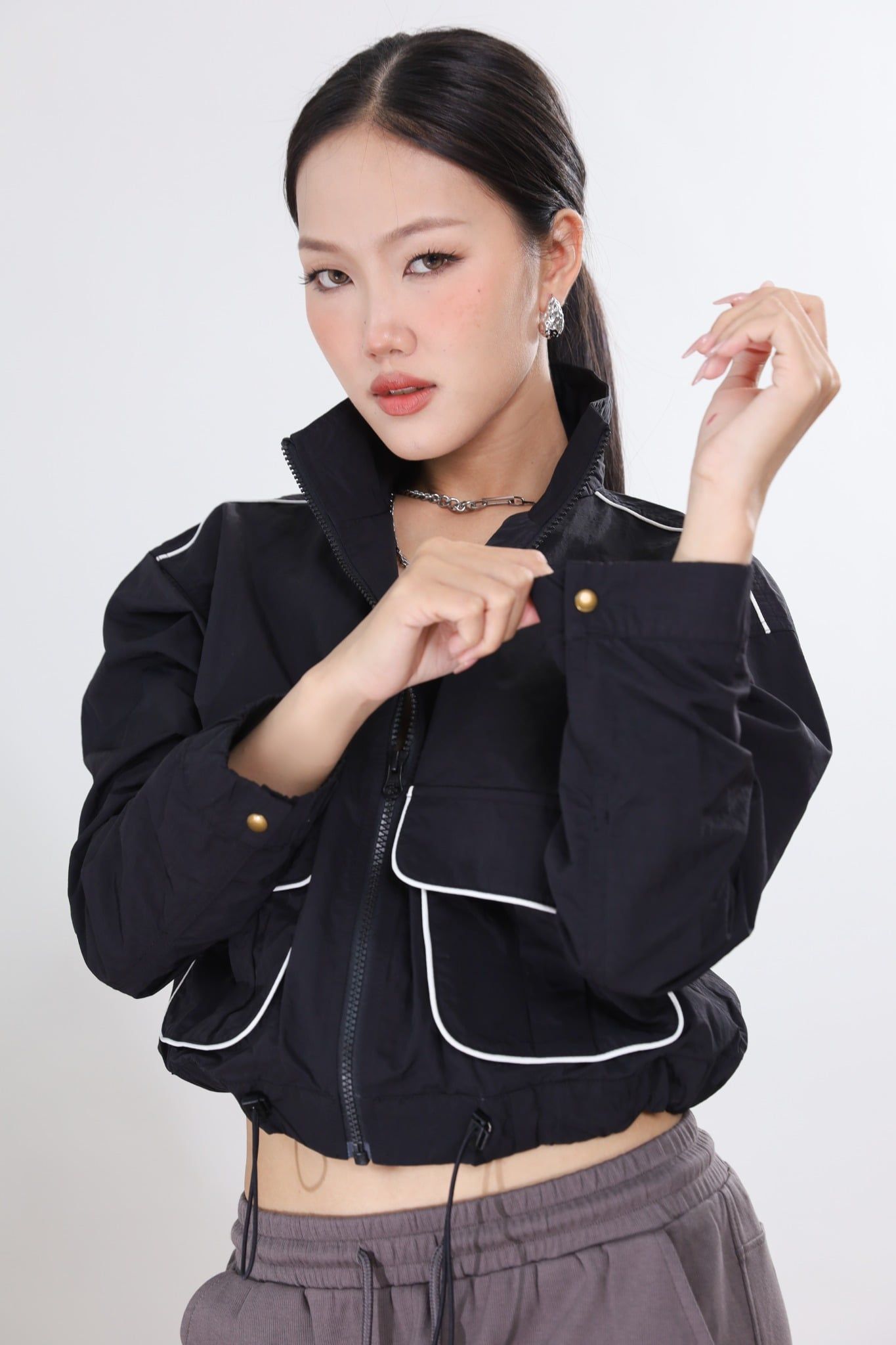 Khoác Dù Croptop Phối Túi 10710757