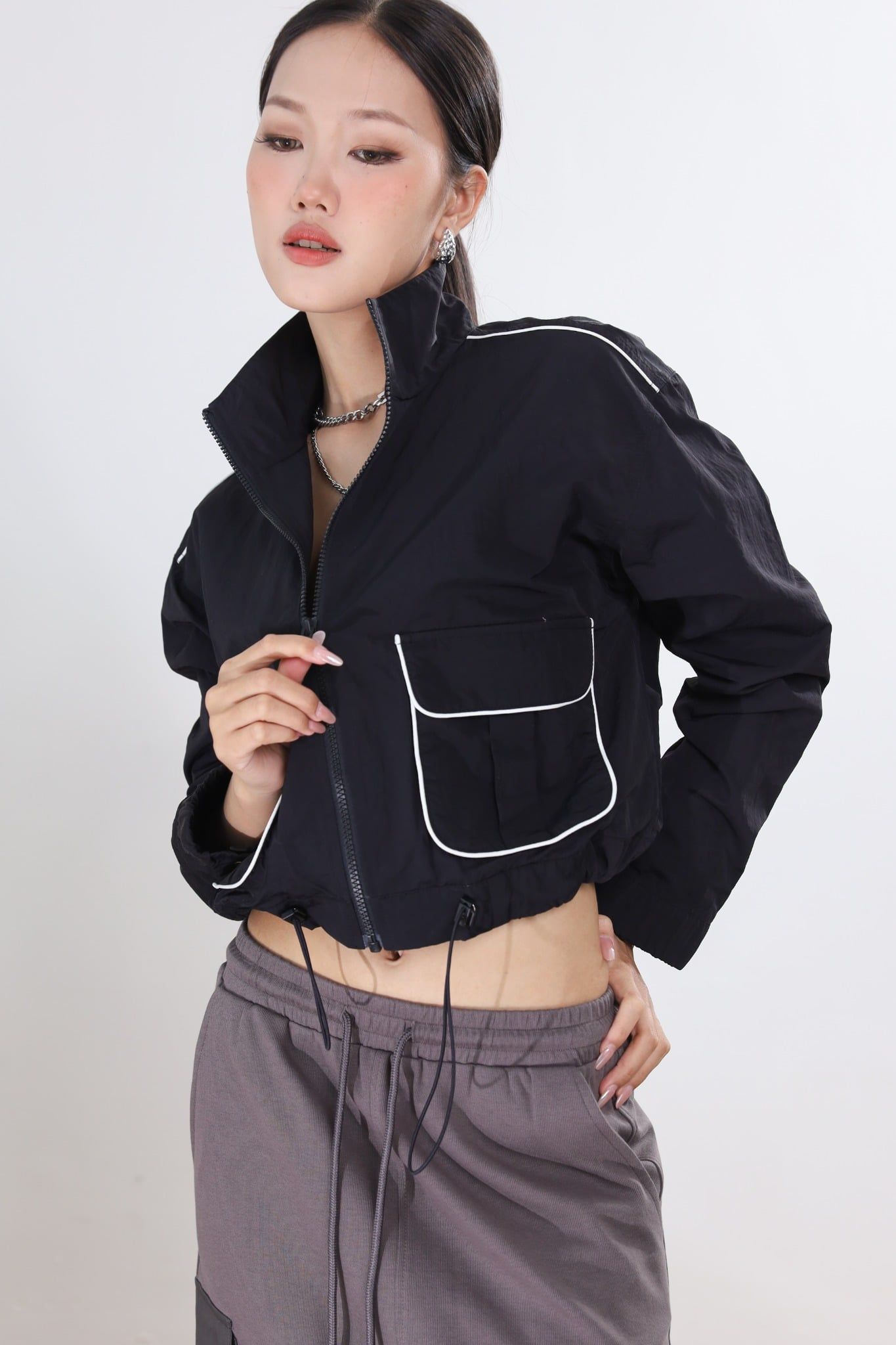Khoác Dù Croptop Phối Túi 10710757