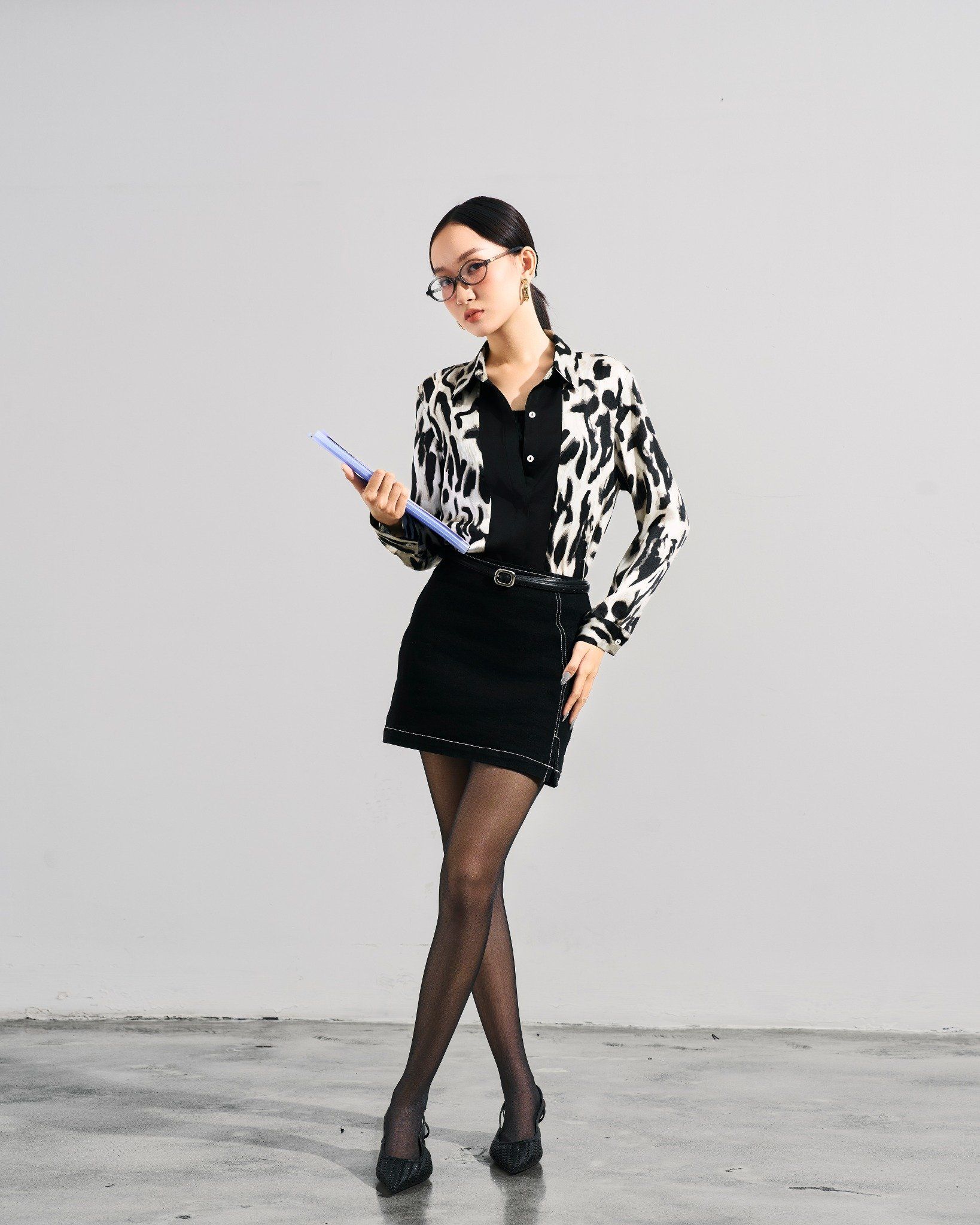 Áo Sơ Mi Lụa Họa Tiết Beo Đen 10611941