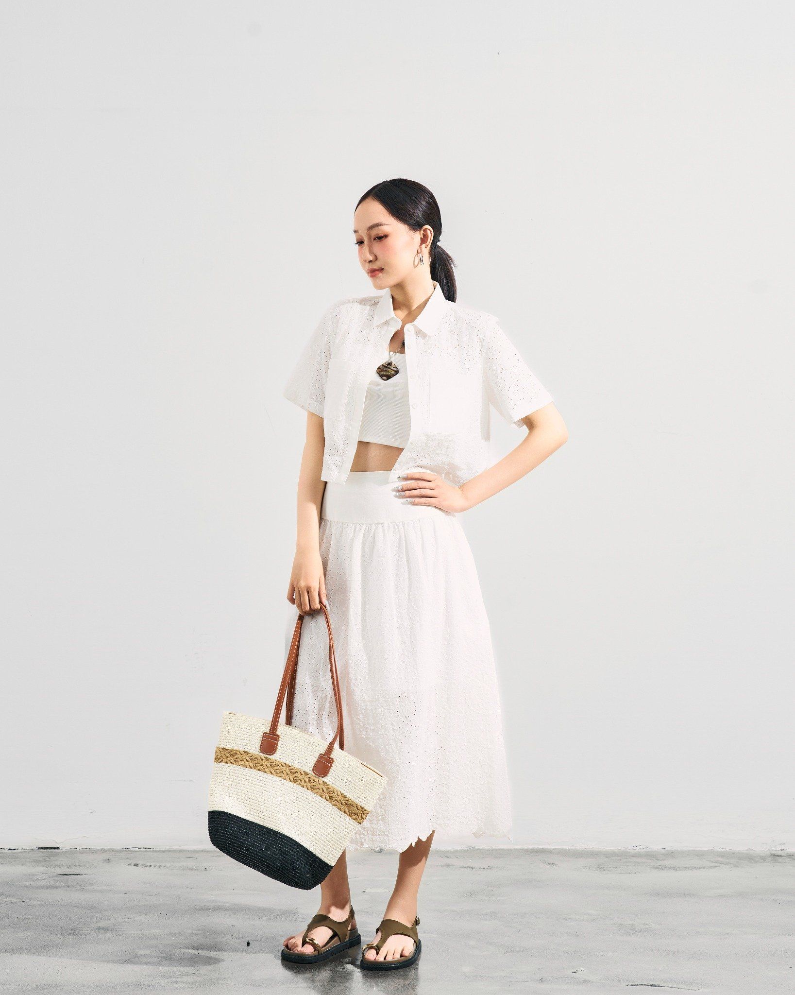 Sơ Mi Croptop Kate Thêu 10611929