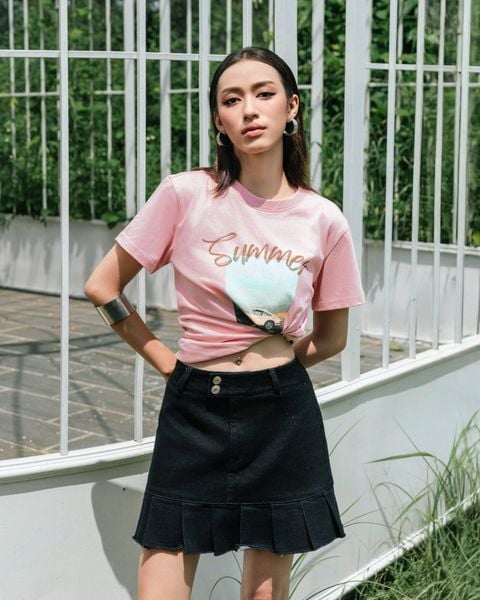 Chân váy kiểu xếp ly màu đen