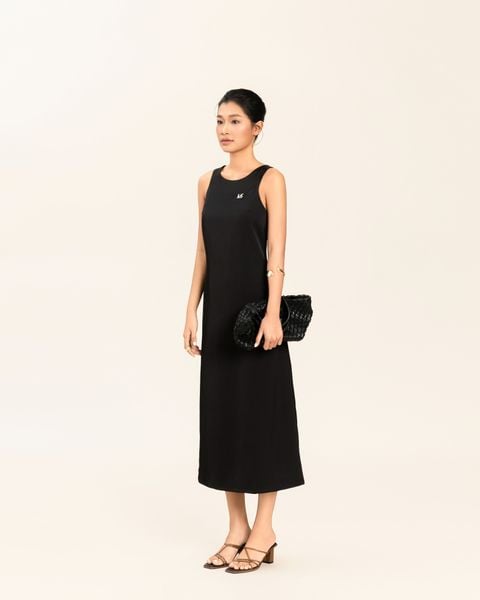 đầm lụa dáng dài màu đen