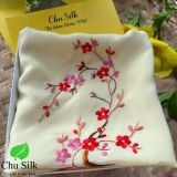  Khăn choàng lụa tơ tằm thêu tay_Màu vàng- Món quà tặng mang nhiều ý nghĩa 