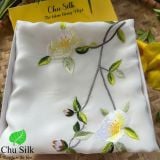  Khăn choàng lụa tơ tằm thêu tay_màu trắng- Món quà tặng thuần Việt mang nhiều ý nghĩa 