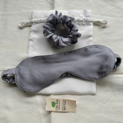  Bộ khăn lụa Chu Silk kèm che mắt và dây buộc tóc có túi đựng 