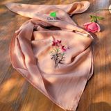  KHĂN LỤA VUÔNG TƠ TẰM THÊU TAY 